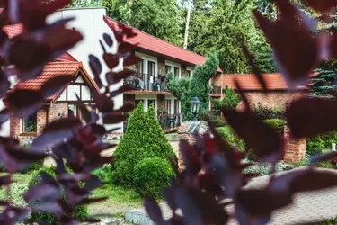 Spiaggia del lago vicino a Zalesie Masuria — nuoto e relax